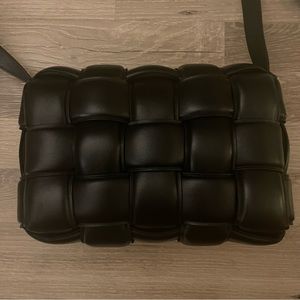 BNWT Bottega Venetta Large Padded Cassette Black Crossbody Bag Gold Hardware